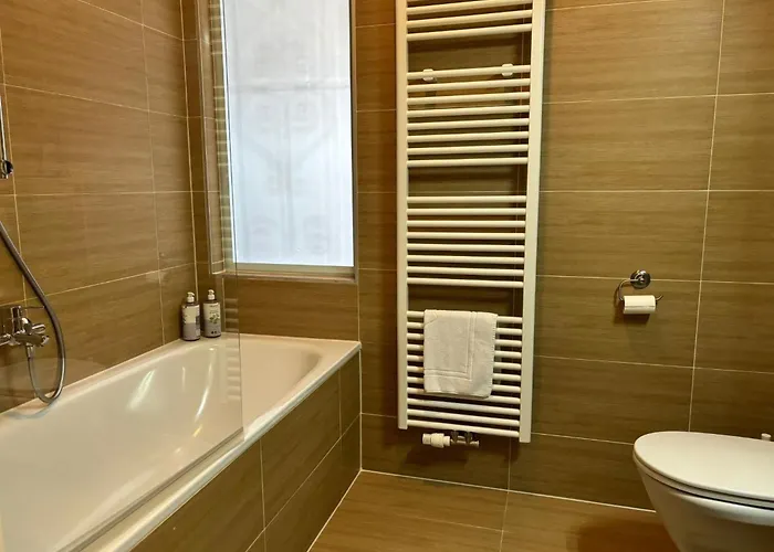 Zentral & Ruhig By Interhome